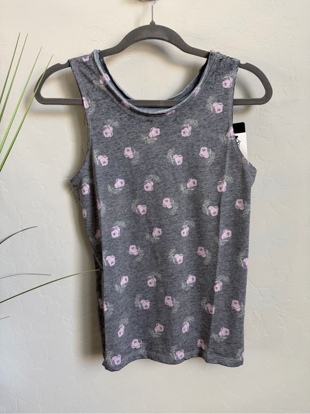 NWT Chaser Black Vintage Floral Tank Top XS Gray Pink Rose Print